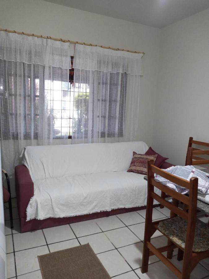 1 Apartment *